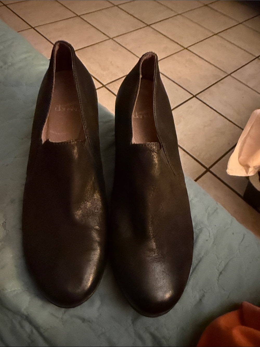 Dansko Black Leather Heeled Slip-On shoes